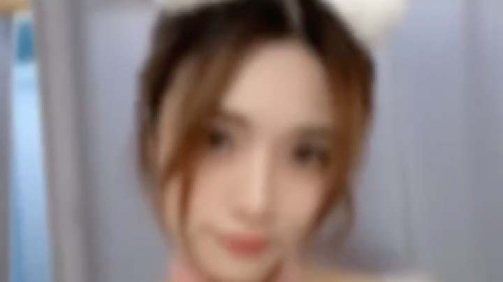你的特别关心更新了她的视频