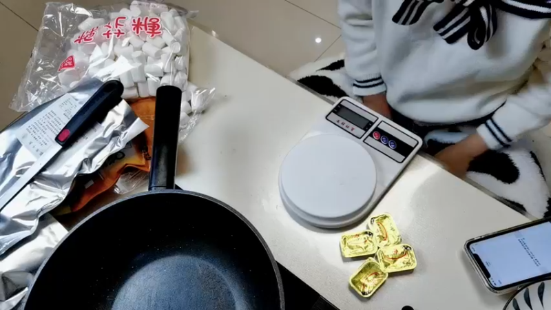 【2021-11-10 18点场】我就是图图阿：七点直播做雪花酥