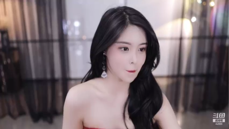 【2021-11-10 20点场】苏恩Olivia：苏恩：晚上好呀 宝