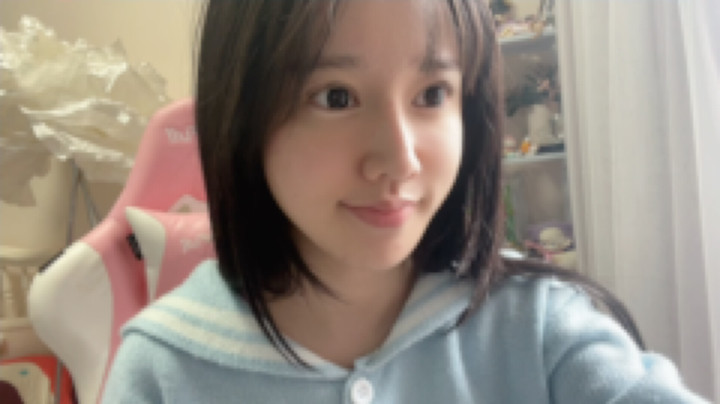 接下来是雪花 圣诞树 新年 和更好的我们！