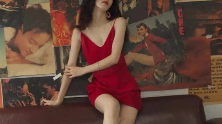 纯御天花板，美女杀人都是靠声音的。