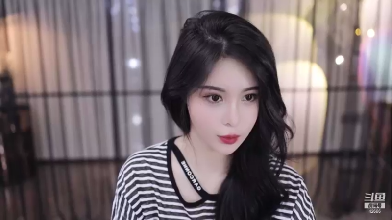 【2021-11-11 20点场】苏恩Olivia：苏恩：晚上好呀 宝