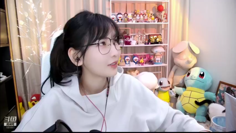 【2021-11-12 17点场】叶知秋Vanessa：叶知秋：嘿嘿嘿