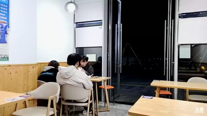 【2021-11-12 18点场】赛文柒Seven：跟小姨子做个头发（杭州）