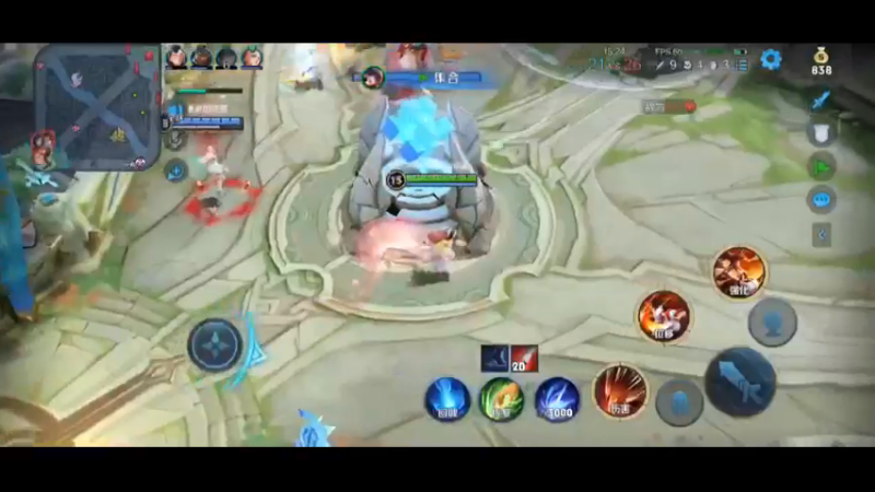 无敌娜可露露，见谁都是一屁股