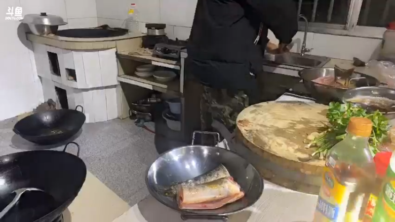 【2021-11-12 22点场】魅力生活i：魅力叉鱼比赛