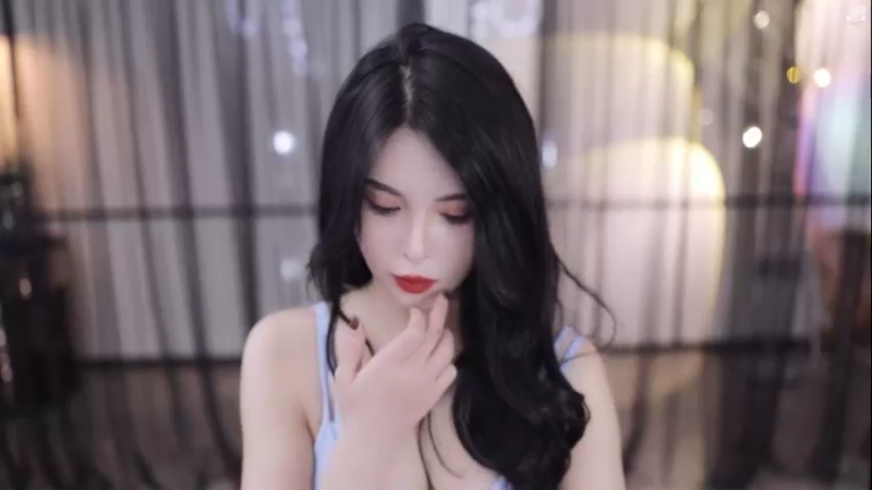 【2021-11-14 19点场】苏恩Olivia：苏恩：来啦 宝 晚上好呀
