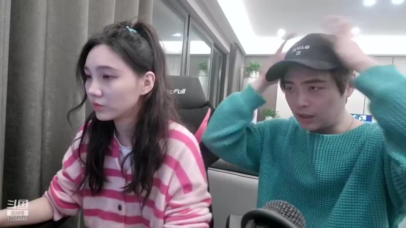 【2021-11-14 19点场】戴大梨儿LX：19点评测《穿越火线导火索》抽永久安娜！