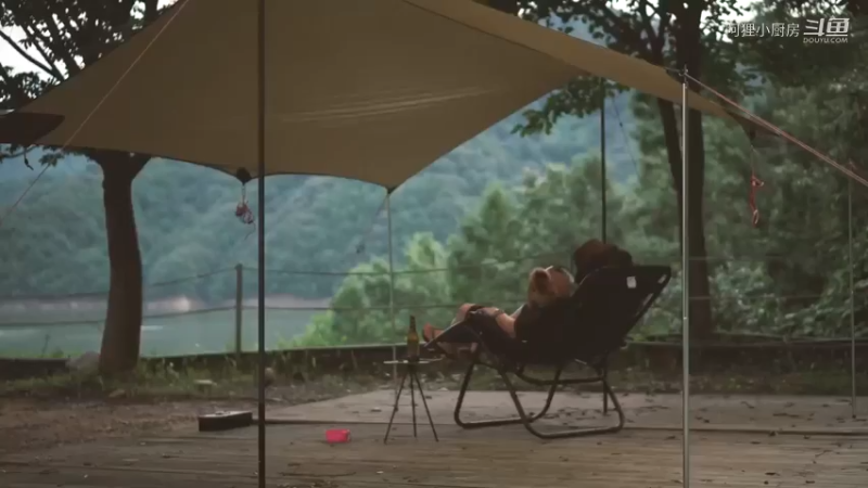 沉静：漫长的雨季后，寂静山岭上享受着独自露营的乐趣5-逃离都市 露营日常