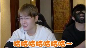 看完小伞cos兔女郎后，我只想说：柚子，关下门！