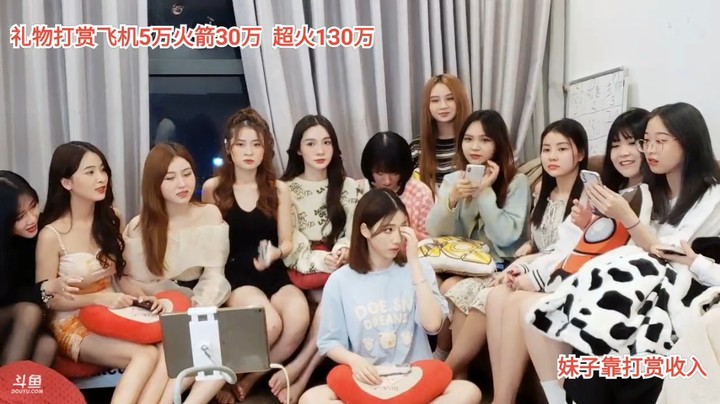 16个美女依次自我介绍，你喜欢哪个