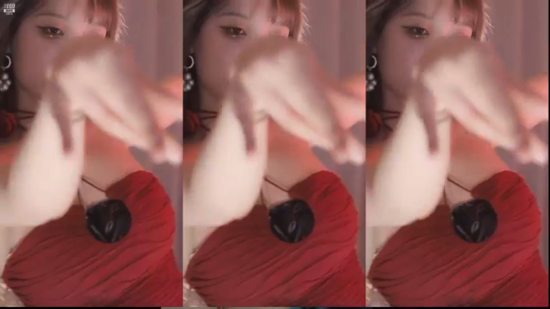 米娜2021_11_15_热舞时 间_2_2_OIoe