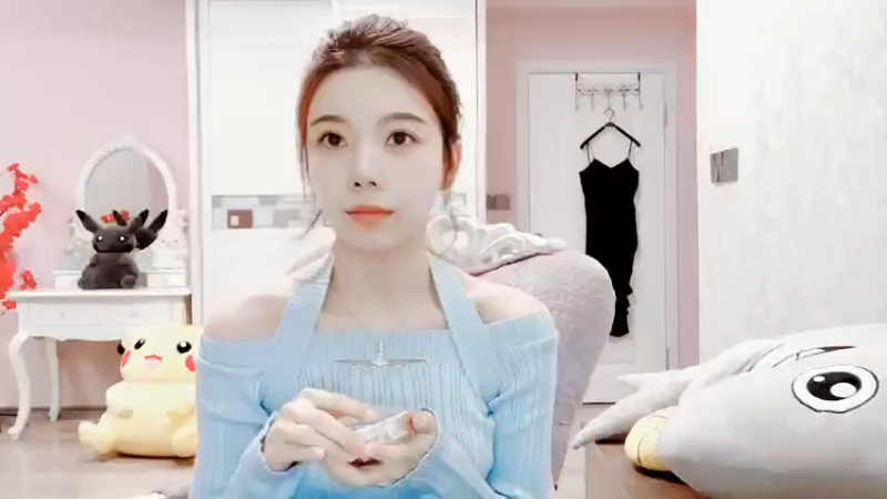 【2021-11-17 17点场】丽亚celiahunne：小姨子：开心最重要