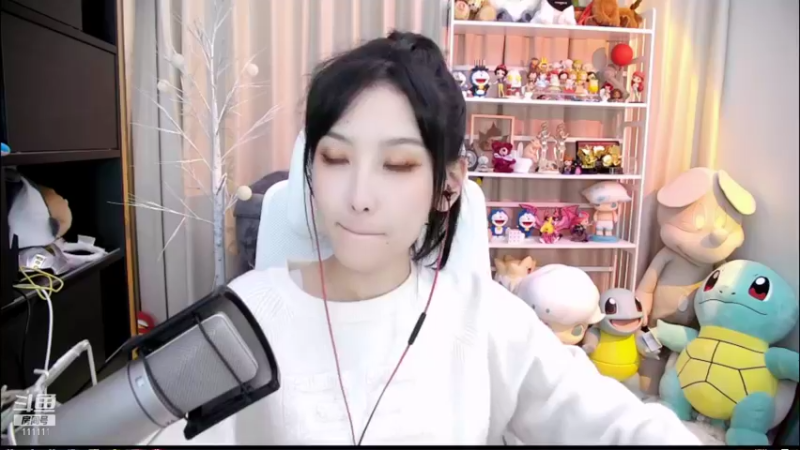 【2021-11-18 16点场】叶知秋Vanessa：叶知秋：录完节目回来啦