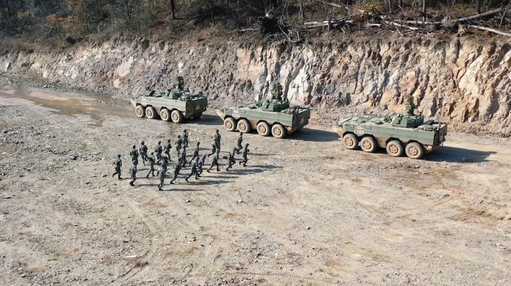 【第一军视】雷霆出击！侦察兵跨昼夜综合演练震撼来袭