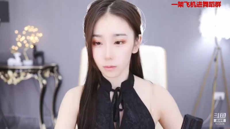 【2021-11-19 11点场】熊小怡呀：00后舞蹈主播在线交友