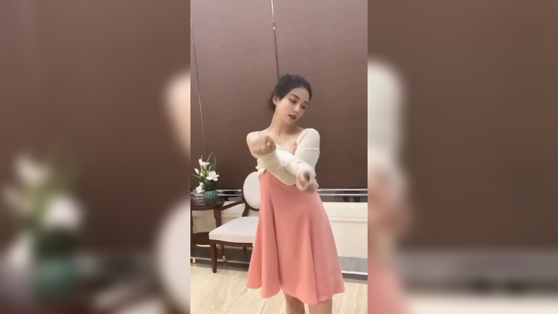 美女视频欣赏，小姐姐跳舞真迷人