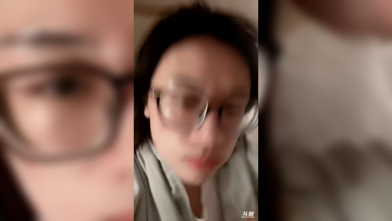 【2021-11-20 21点场】青台miss：出去玩儿两天 打打卡喔