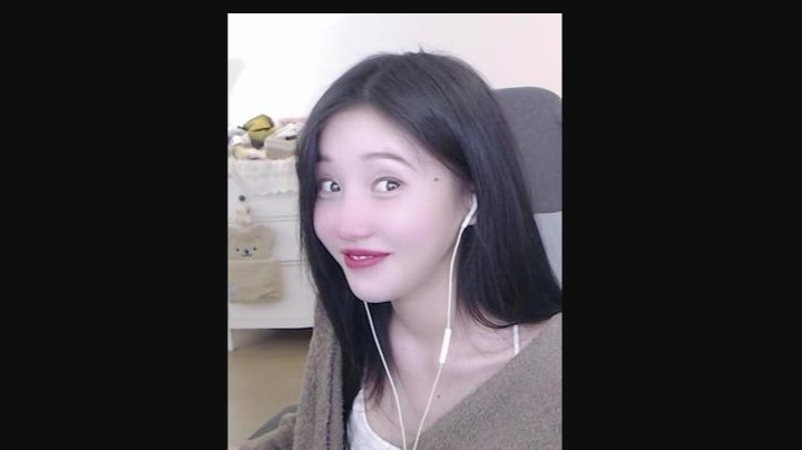 像不像你女朋友撒娇时候的样子