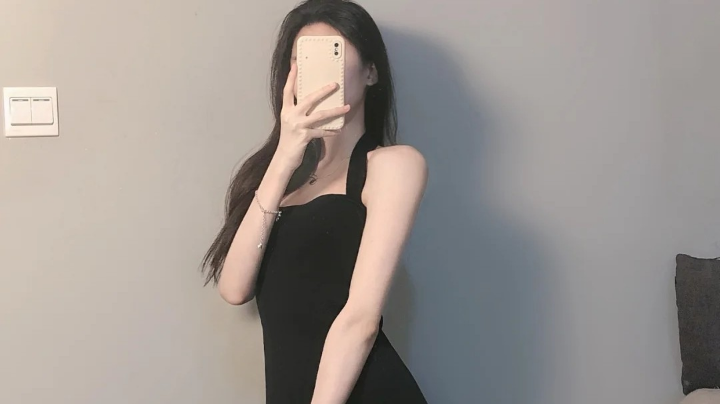 美女纯御音在线等大哥~