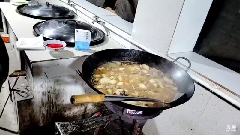 【2021-11-21 18点场】洪湖小肖：变形计之美食篇
