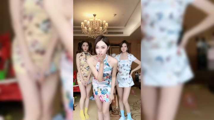 美女精彩视频集锦，三个美女在家跳舞很好看
