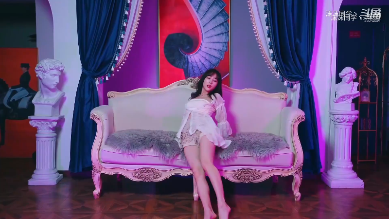 我在斗鱼看沫沫同学丶直播舞蹈