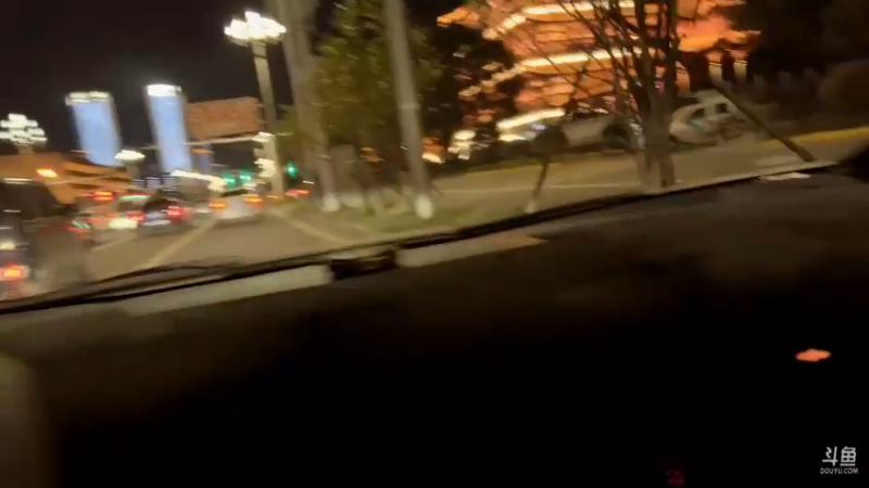 【2021-11-23 19点场】蓝战非OvO：在外面有急事，会尽量回来直播