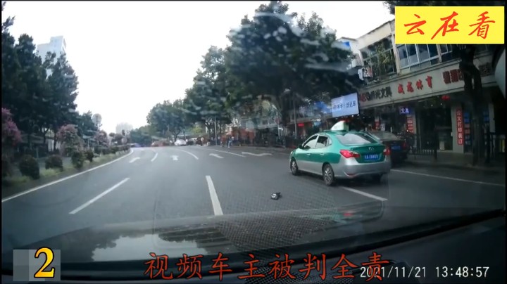 交通事故视频合集，开车切勿随意超车