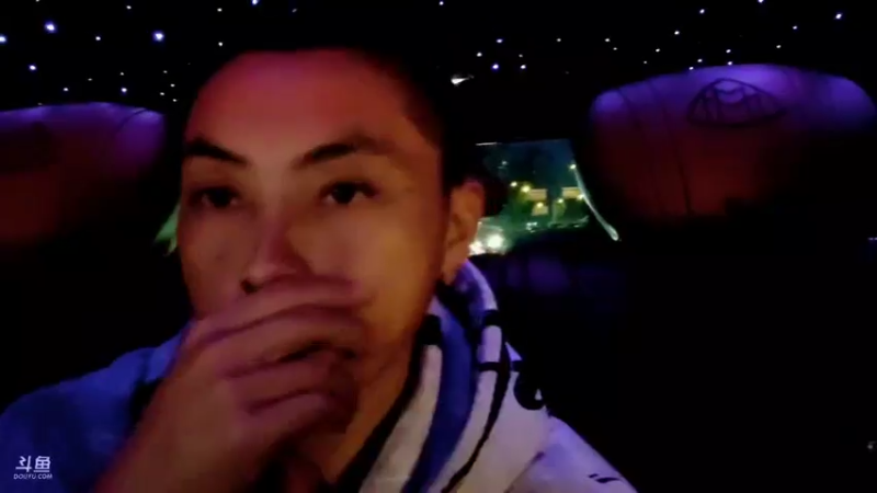 【2021-11-24 18点场】逐梦兄弟：到重庆开播接嘉宾