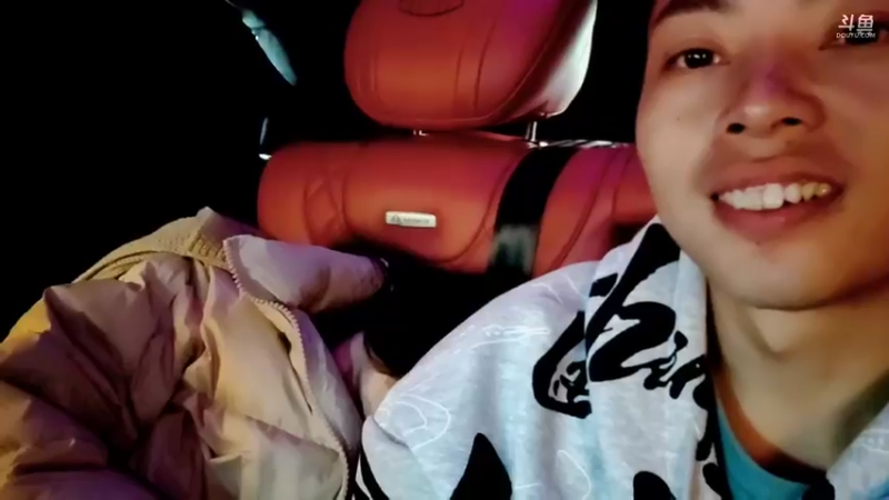 【2021-11-24 17点场】逐梦兄弟：到重庆开播接嘉宾