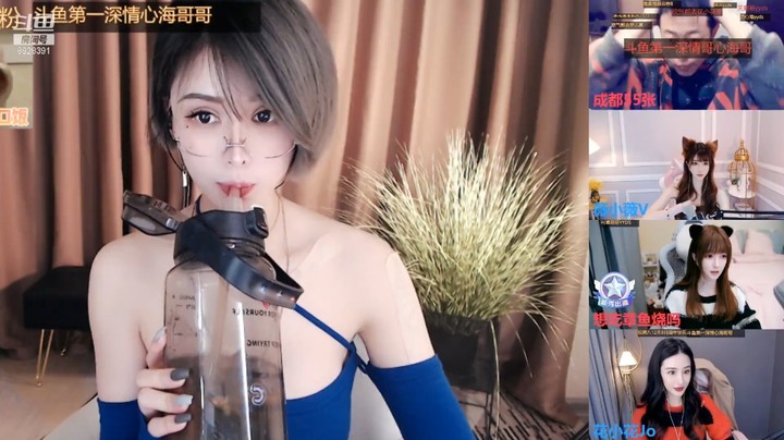 美女主播和四个主播直播连麦，非常好看啊