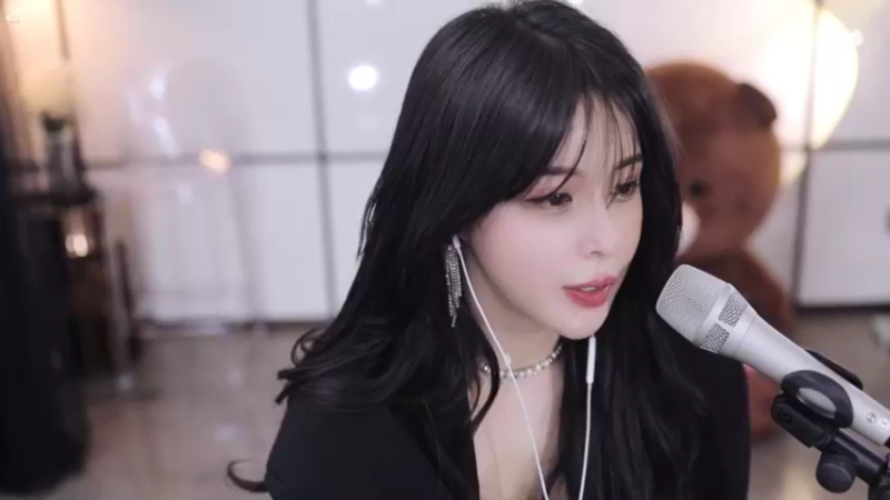 【2021-11-25 01点场】苏恩Olivia：苏恩：晚上好呀 我 来啦