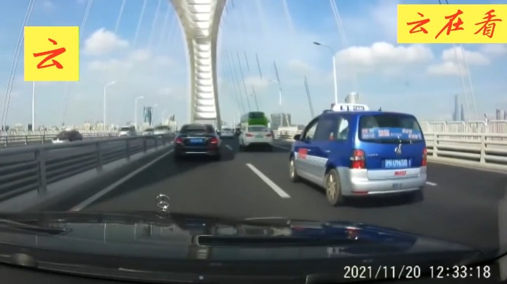 交通事故视频合集，不要随意变道超车