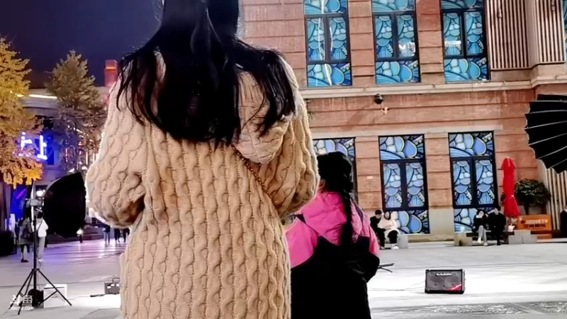 【2021-11-26 20点场】我是唐菲：晚上还是汉街唱歌呀