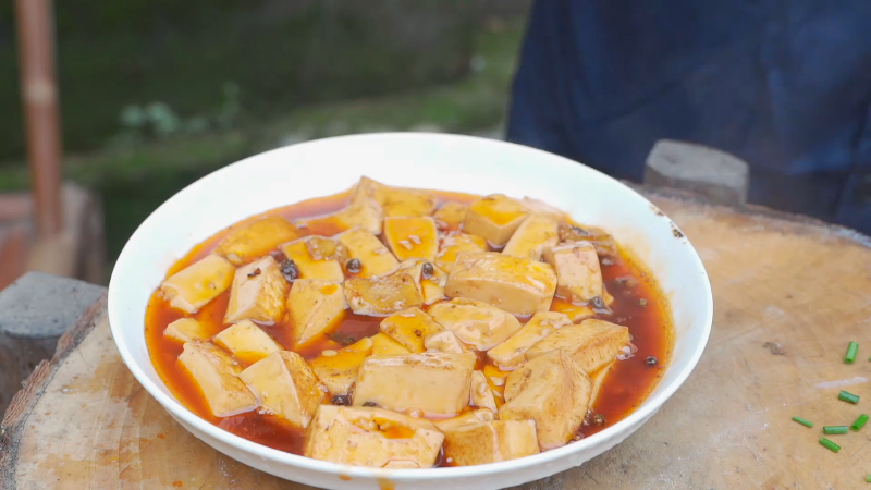 我在斗鱼看野食小哥直播美食