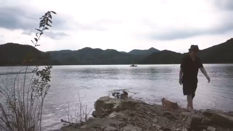 露营离网日常漫长的雨季后，寂静山岭上享受着独自露营的乐趣29-逃离都市 露营日常