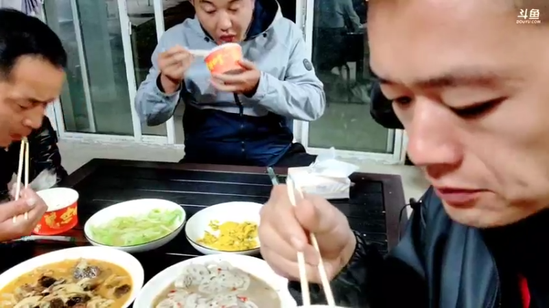 【2021-11-25 22点场】洪湖小肖：已安全到家