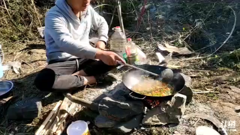 【2021-11-25 14点场】3人行必有我食：阳光明媚，绝不撤退