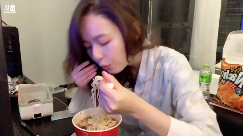 【2021-11-27 12点场】传情小小：在韩国第八天。摆烂了。