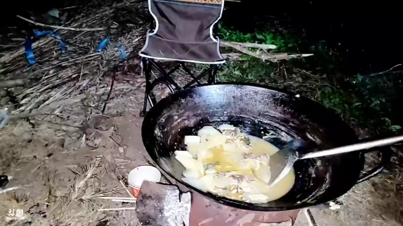 【2021-11-27 20点场】洪湖小肖：大型野坑抽水中