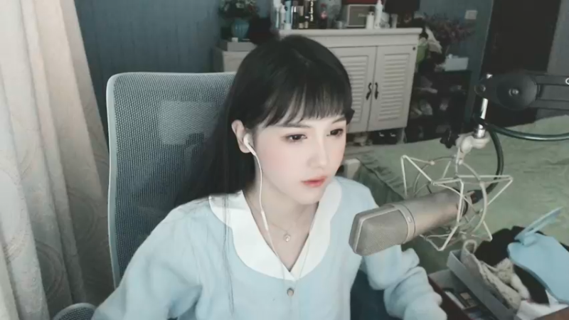 【2021-11-27 09点场】iu可可曾：以后白天上午直播了哦。
