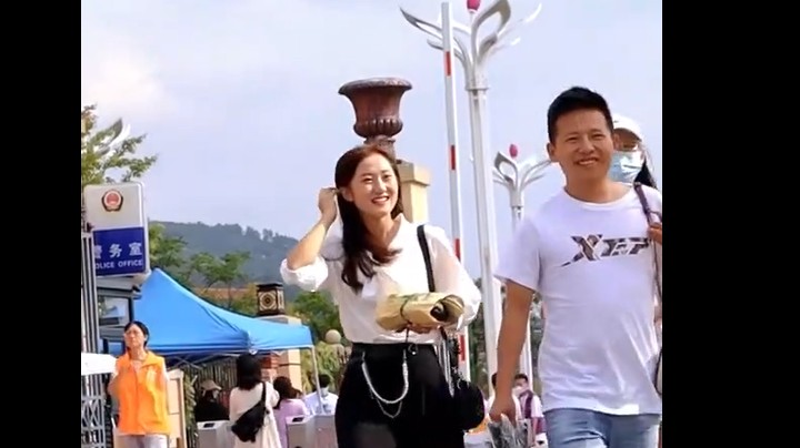 贵州黔南职业学院新生报到街拍来喽