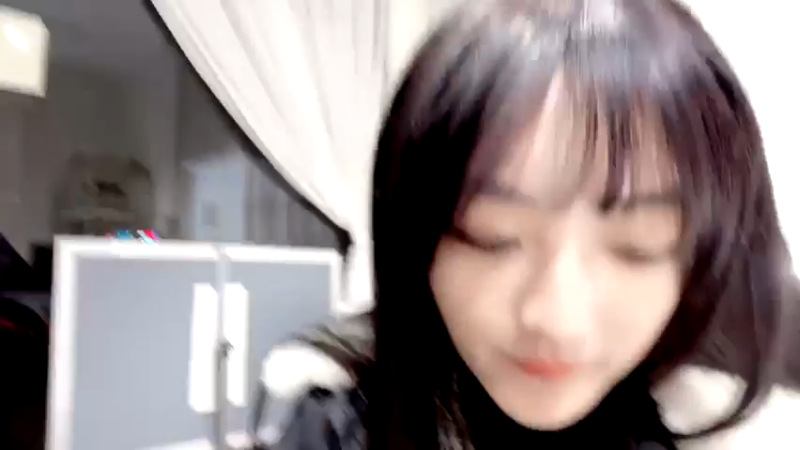 【2021-11-27 20点场】很嗯的雨薇：户外，看做指甲
