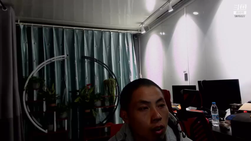 【2021-11-28 20点场】逐梦兄弟：孤牙的一天