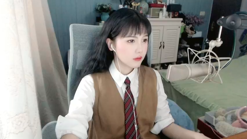 【2021-11-28 09点场】iu可可曾：以后白天上午直播了哦。