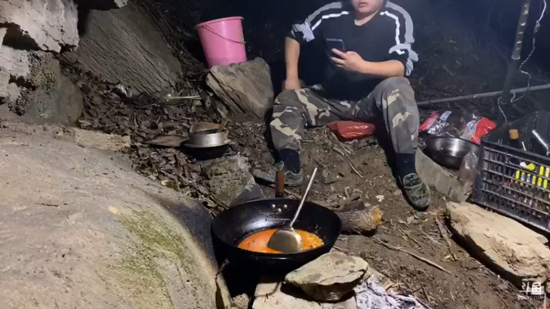 【2021-11-29 18点场】魅力生活i：户外溶洞生活第3天