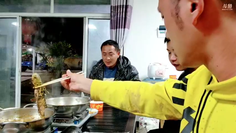 【2021-11-28 22点场】洪湖小肖：大型野坑抽水中