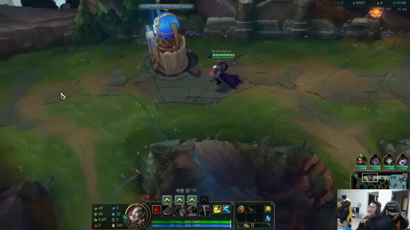 【余小C真的很强】：6-1诺手，个呢个猪一样，还好我带的多兰盾