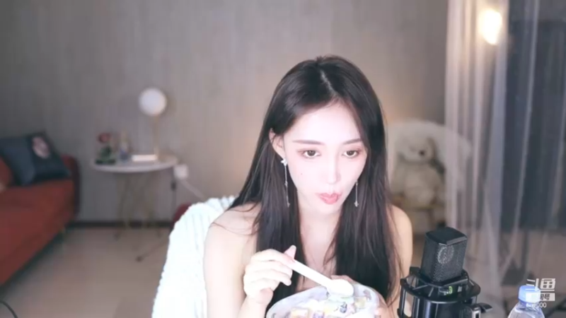 王雨檬_2021_11_06热舞时间_7_7_sOWr